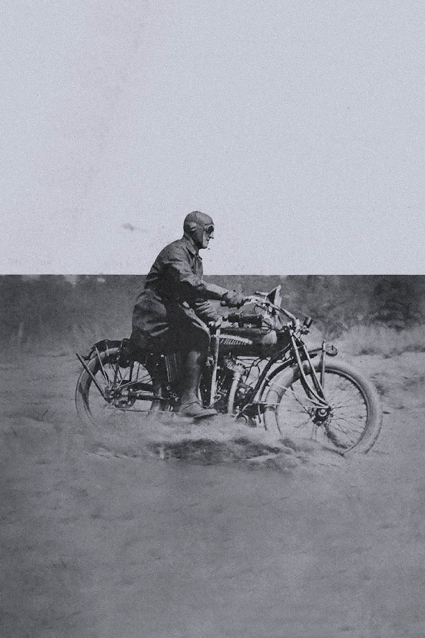 První americká motocyklová společnost